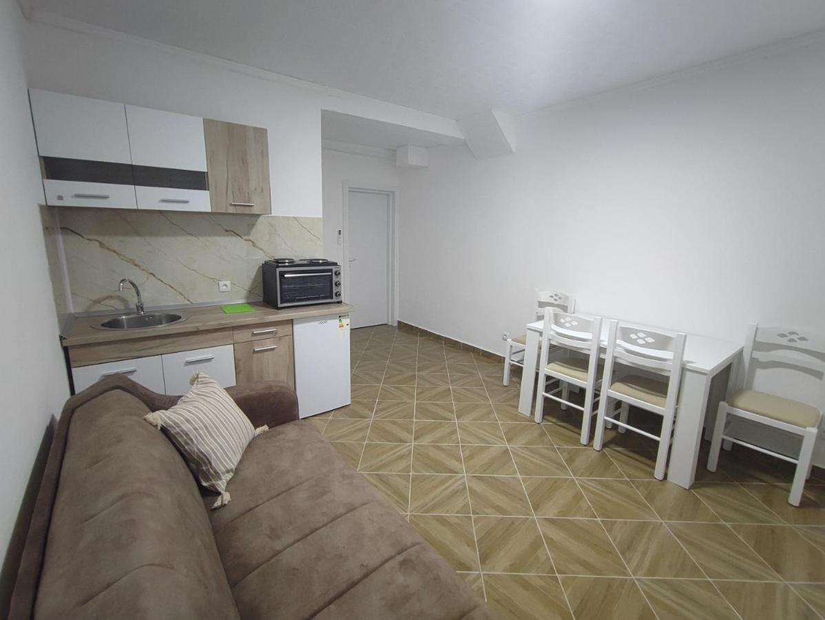 Hidden Villa Apartments コトル エクステリア 写真