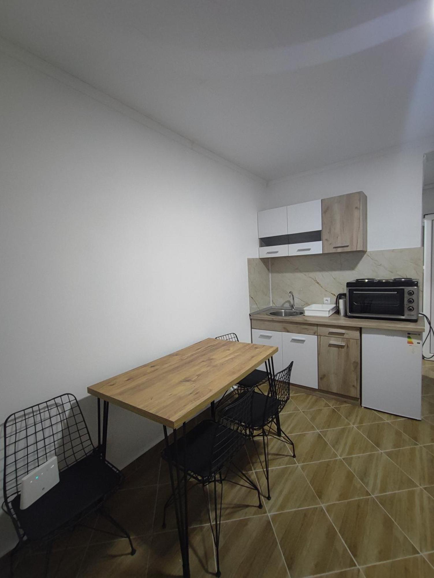Hidden Villa Apartments コトル エクステリア 写真